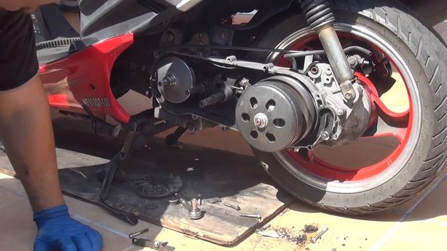 How to Replace Scooter Drive Belt gy6 150cc смотреть онлайн