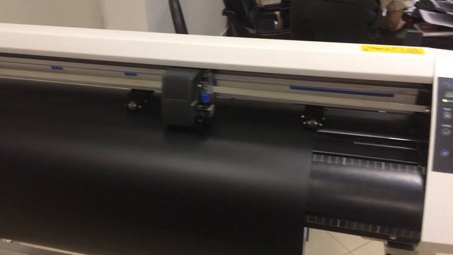 Вот так мы делаем наклейки на режущем плоттере Graphtec CE5000-120 #винилоконстантино смотреть онлайн