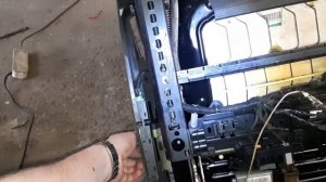 Установка передних сидений от Volvo в Ниву Шевроле.