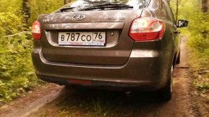 Лада Гранта на бездорожье, испытание водой!