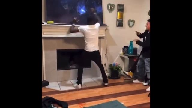 Eagles Fan freaks out breaks TV over losing bet super bowl chiefs game winning field goal смотреть онлайн
