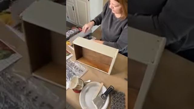 How to Hide Damaged or Chipped Wood on Painted Furniture - While Creating Elegant (and EASY) Textur смотреть онлайн