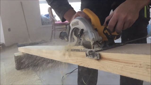 Нарізаємо направляючі DeWalt ручна пила смотреть онлайн