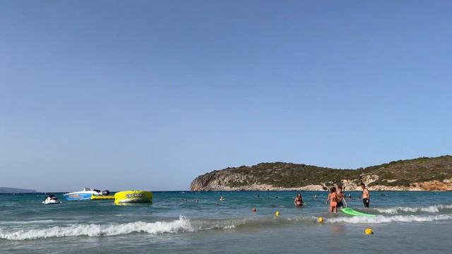 Crete, Greece 4K 60fps - Walk in Voulisma Beach near Istron | Virtual Tour with Sea Waves Sounds смотреть онлайн
