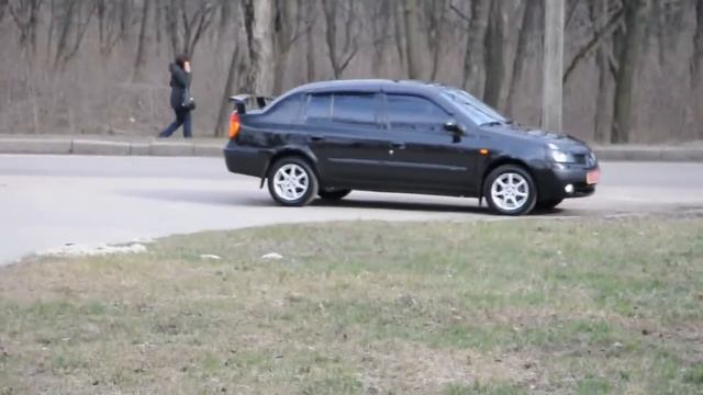 Renault Symbol Black