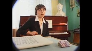 Школьница: сцена с учительницей музыки
