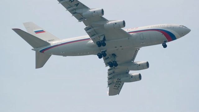 Ilyushin Il-96-300PU Rossiya - Special Flight Squadron RA-96021 approach twice to Vnukovo 17.06.202 смотреть онлайн