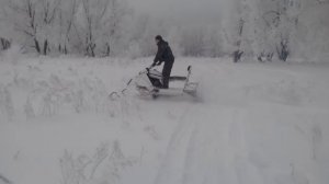 Самодельный снегоход с двигателем от урала. Небольшая прогулка.