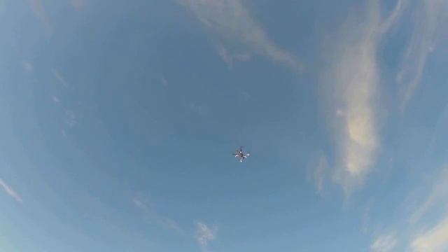 Тестовый полет нового квадрокоптера (Test Flight Of A New Quadrocopter)