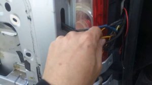 как поставить задний дворник Ларгус, в вертикальное положение.