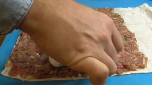 Рулет из лаваша с куриным фаршем и сыром  в духовке