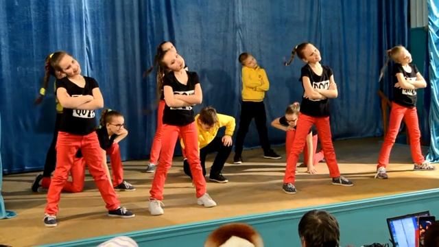 Младшая группа современного танца смотреть онлайн