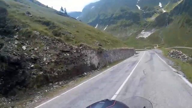 Transfagarsan 2015 on Suzuki DL 650 V-strom смотреть онлайн