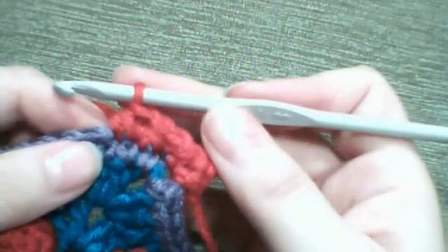 Как вязать плед крючком. Вяжем вместе on-line! Sophie Universe. Часть 16, ряды 103-104. Плед-Мандал смотреть онлайн