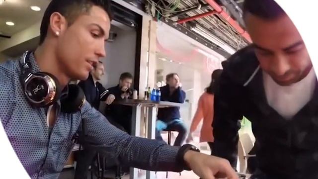 Celebrities Spotted In Public Been Regular People Compilation! смотреть онлайн