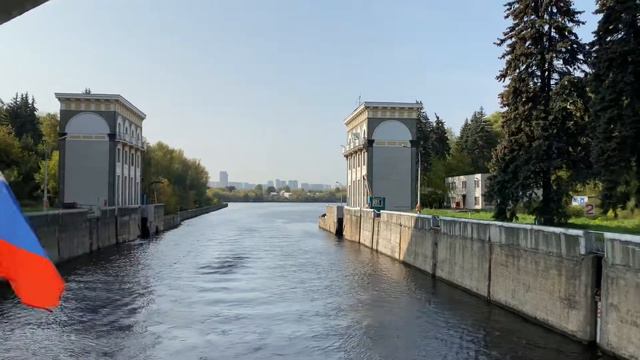 Москва | речной круиз по Москве-реке | экскурсия по шлюзу номер 9 Канала имени Москвы. смотреть онлайн