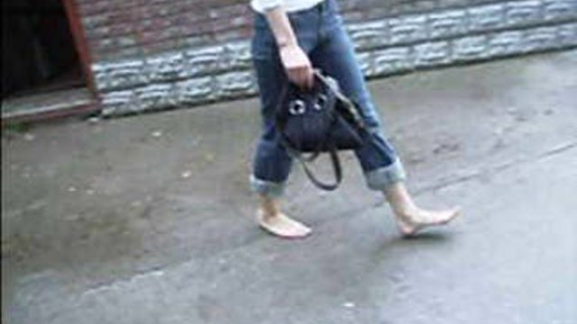 Босиком на спорткомплексе. Анна. Часть 5. смотреть онлайн