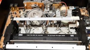 Попытка достать видеокассету из  видеомагнитофона FUNAI. Часть 1.