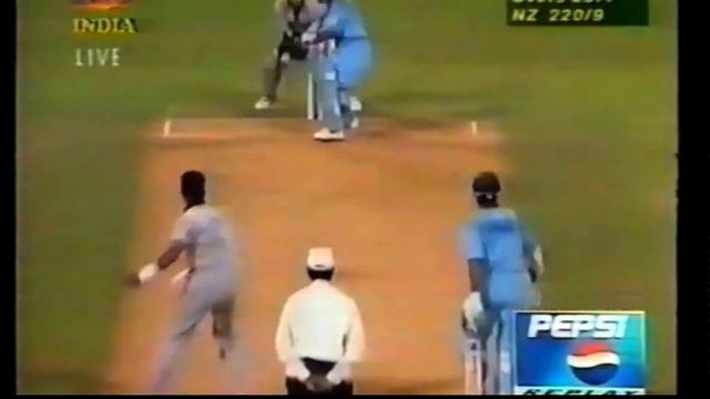 Sachin Tendulkar 12th ODI Century | Sachin Tendulkar 117 vs New Zealand 1997 Independence Cup смотреть онлайн