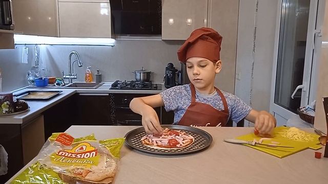 Вкусная пицца на лепешках!