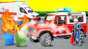 Пожарная Машинка и Скорая Помощь едут к Бен 10. Герой Бен Тен поранился! Видео про машинки Брудер