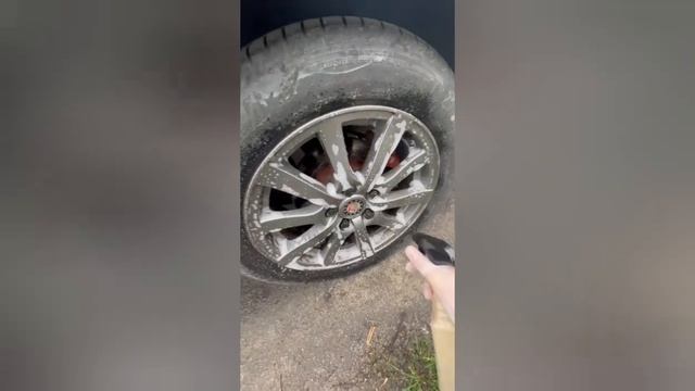 Як очистити диски від бруду та нальоту? / Как очистить диски от грязи и налета? смотреть онлайн