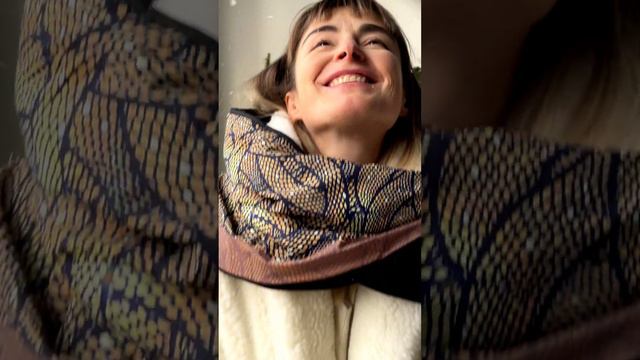 Приближение Нового года ощущается всё сильнее, Рождественская музыка звучит даже в голове 🎵🤣 смотреть онлайн