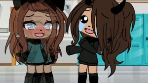 Когда ты улыбаешься, ноги подгибаются~(меме)