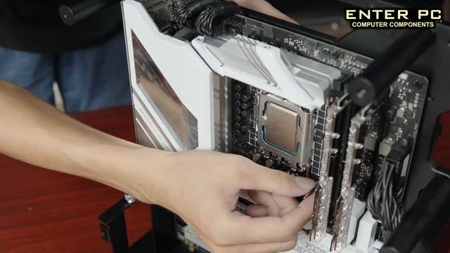 ROG ELECTRIC EYE OF FAITH GAMING - INTEL I7-12700K - ROG RTX 3070 TI смотреть онлайн