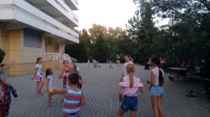 Цыпленок Пи!!! Карина танцует с Аркашей!!!