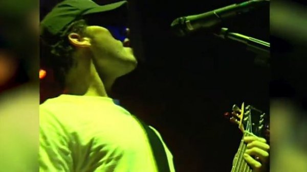 Nickelback "How You Remind Me" LAUNCH exclusive live performance 2001