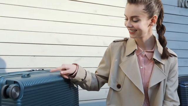 ? НОВЫЙ стиль 2022 года - Прочный и долговечный дорожный чемодан от VERAGE (Official Video) смотреть онлайн