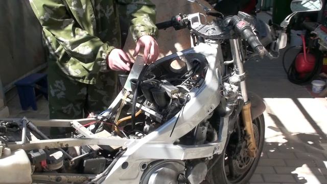 ZZR400 смотреть онлайн