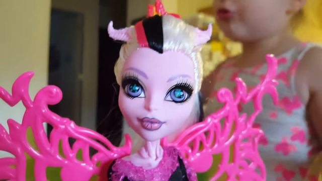 Monster high doll review - Bonita Femur смотреть онлайн
