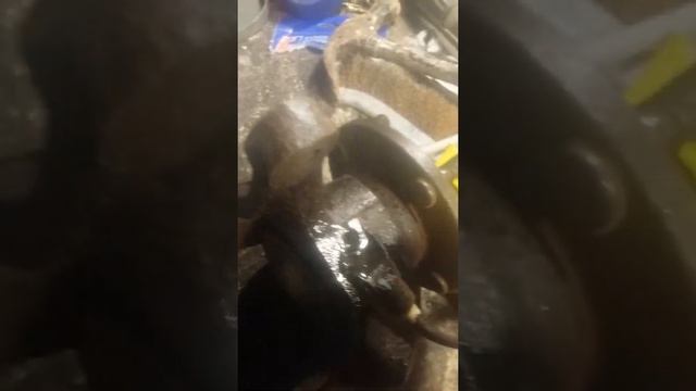Removing ABS speed sensor смотреть онлайн