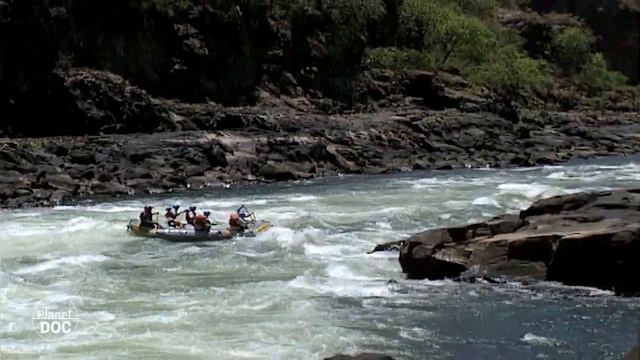 The place where rafting is mandatory: know the Zambezi River смотреть онлайн