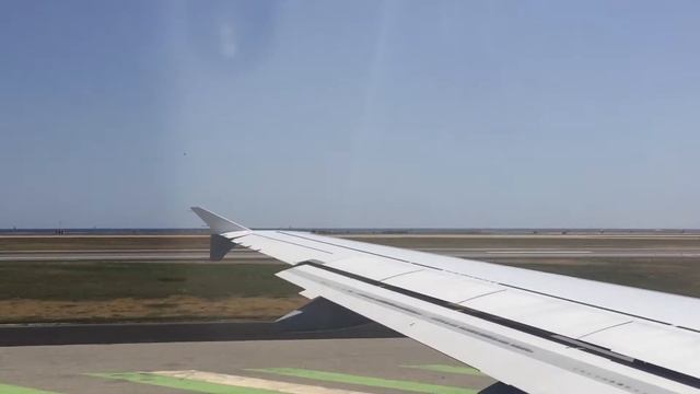Взлетно-посадочная полоса аэропорта Ниццы, Франция смотреть онлайн