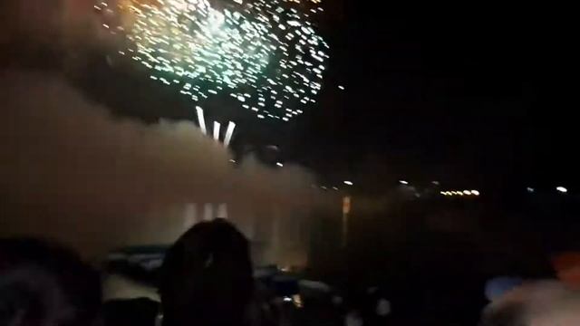 12. Екатеринбург. День победы. Праздничный салют. 09.05.2019..mp4 смотреть онлайн