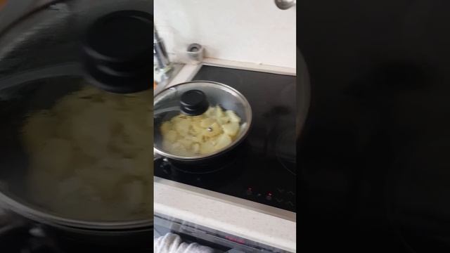 Стоишь делаешь картофан, а тут электроплита.. #aeg смотреть онлайн