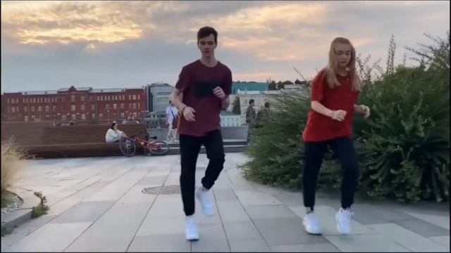 Elvis Presley - A Little Less Conversation (Shuffle Dance) смотреть онлайн