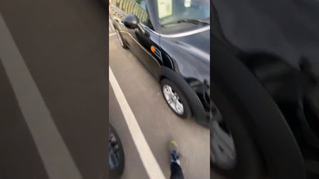 На этом рынке скупают любой хлам! Mini Countryman Cooper S смотреть онлайн