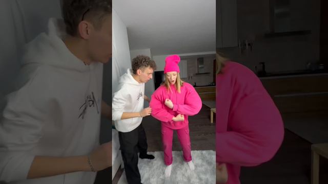 Улька Пулька готовится к бою с Анджилишей 💪🏻 смотреть онлайн