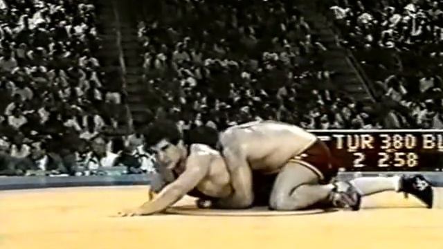 Demir,Mahmut (TUR) - Baumgartner,Bruce (USA) 130 kg.Final.1996 Olympiyskie igri Atlanta смотреть онлайн