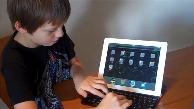 Logitech Ultra-Thin Keyboard iPad Cover for iPad 2/3/4 Review смотреть онлайн
