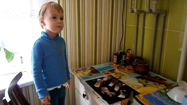 Готовим с ребенком рыбку Пиленгас в кляре (секрет о чистке рыбы) смотреть онлайн