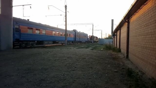 Тепловоз ЧМЭ3-4661 с восстановительным поездом смотреть онлайн