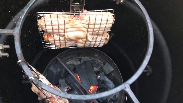 ВЕРТИКАЛЬНОЕ ПРИГОТОВЛЕНИЕ КУРИЦЫ #лайфхак #bbq #смокер смотреть онлайн