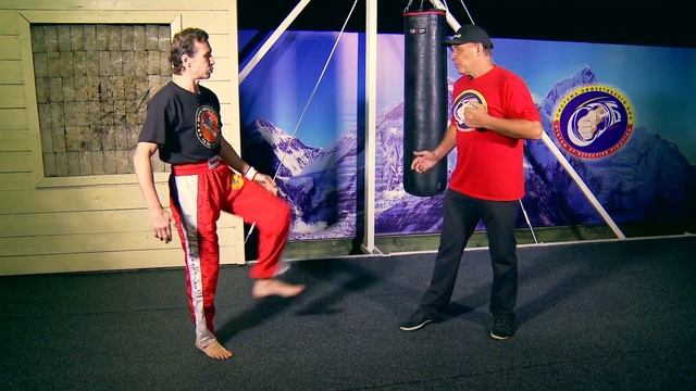 Самое крутое единоборство. Часть 3. Обратный круговой удар-секреты.. смотреть онлайн