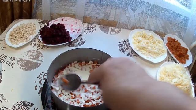 Осенний любимый салат из свеклы картошки и морковки . смотреть онлайн