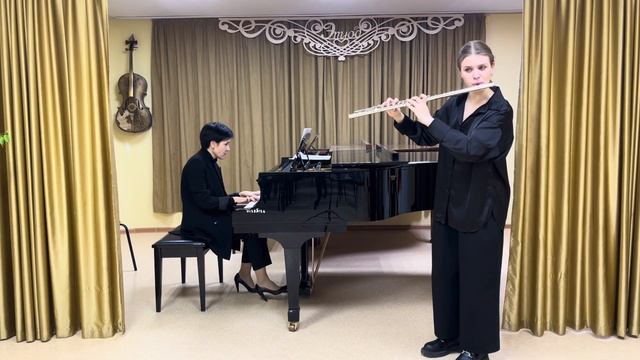 И.С.Бах Соната C-dur, 1-2ч смотреть онлайн